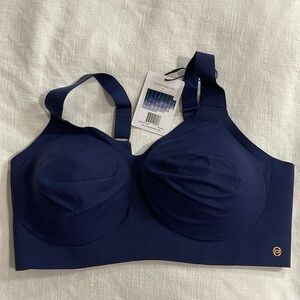 New beyond f bra
Size M 
Color blue